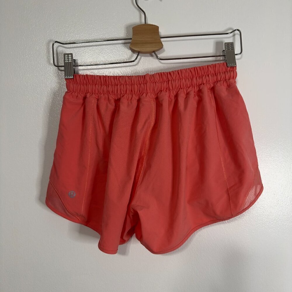 NWOT Lululemon Hotty Hot Low Rise Short 4" - Picture 6 of 11